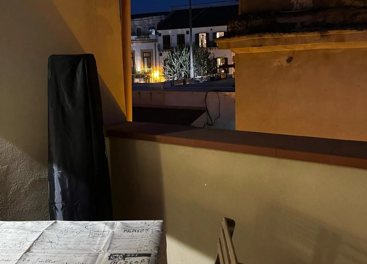 Maquedino Holiday Home & Terrace - Cozy Central Loft Палермо